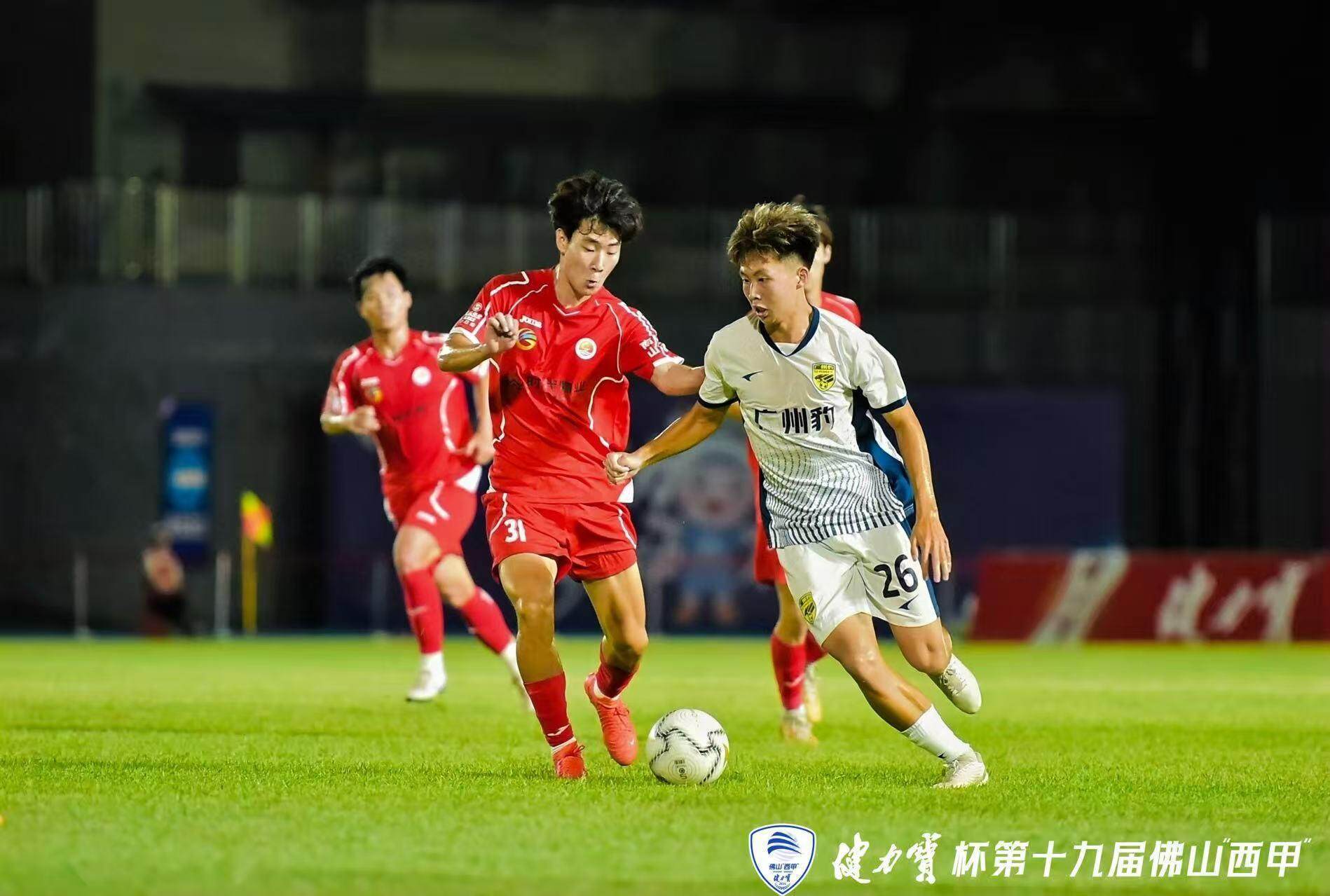 爱游戏娱乐广州队发布备战花絮；今晚再遭质疑；西甲任务艰巨；控场能力受关注的简单介绍